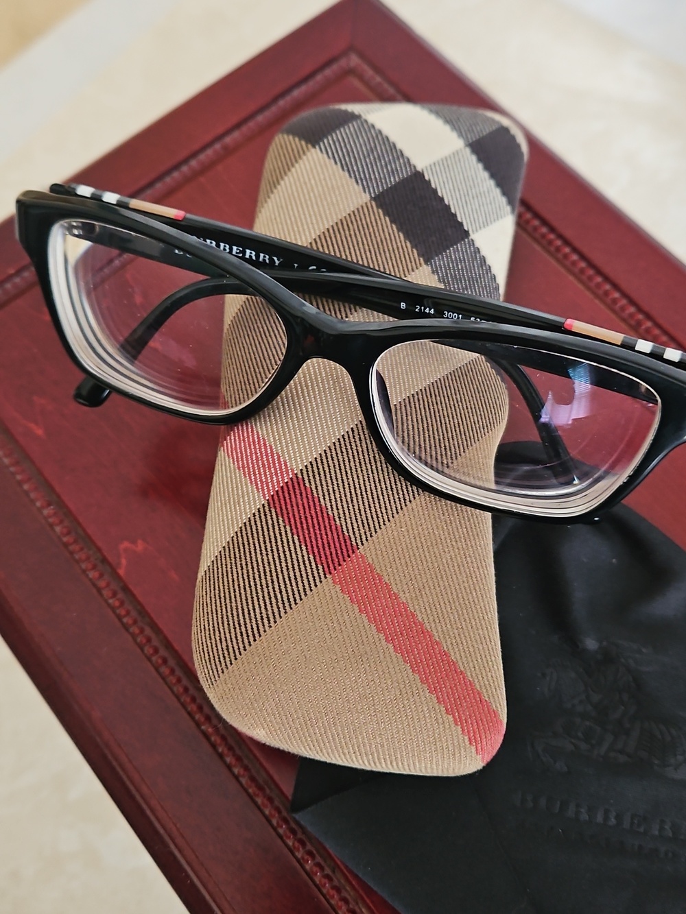 Burberry Eyeglasses & Hard Case & Cleaning Cloth.